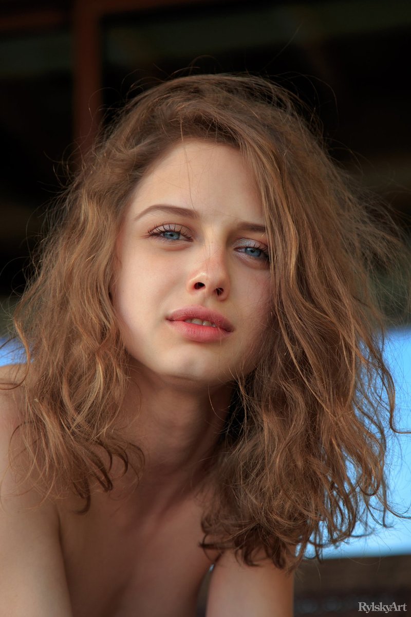 Варя, 18